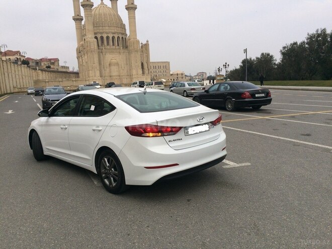 Hyundai Elantra 2016, 8,000 km - 2.0 l - Bakı