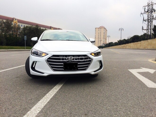 Hyundai Elantra 2016, 8,000 km - 2.0 l - Bakı