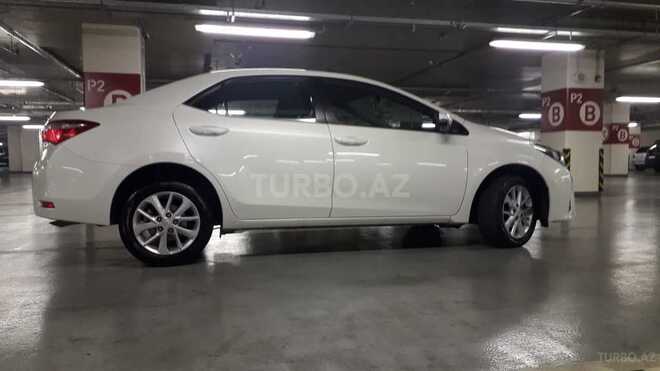 Toyota Corolla 2015, 72,000 km - 1.6 л - Bakı