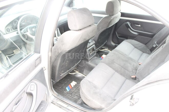 BMW 525 1999, 245,000 km - 0.3 л - Sumqayıt