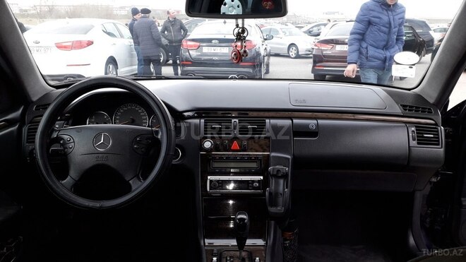 Mercedes E 220 2000, 258,000 km - 0.2 l - Bakı