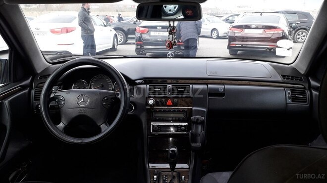 Mercedes E 220 2000, 258,000 km - 0.2 l - Bakı