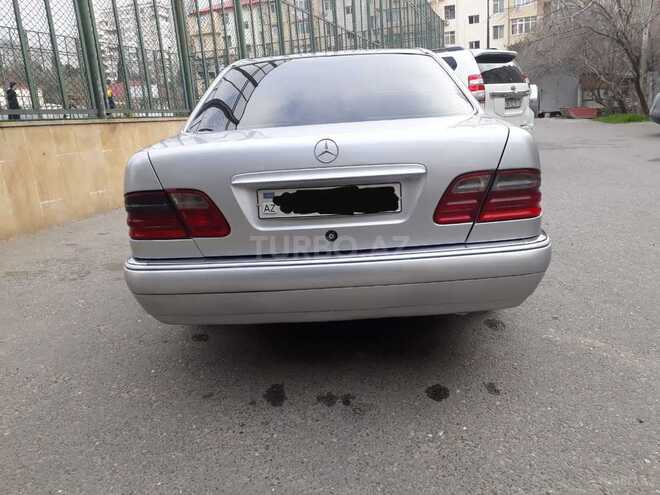 Mercedes E 220 1999, 384,300 km - 2.2 l - Bakı