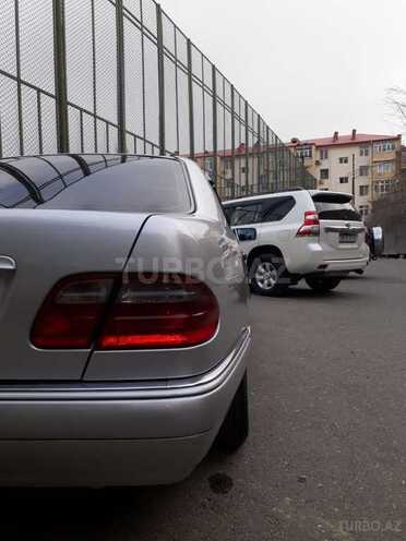Mercedes E 220 1999, 384,300 km - 2.2 l - Bakı