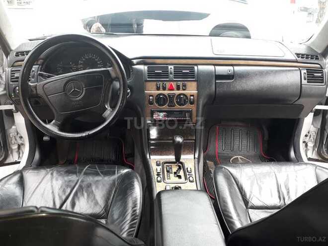 Mercedes E 220 1999, 384,300 km - 2.2 l - Bakı