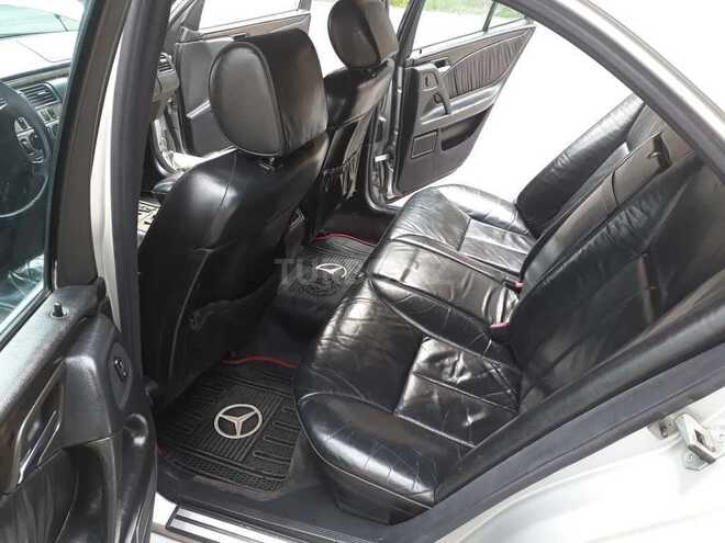 Mercedes E 220 1999, 384,300 km - 2.2 l - Bakı
