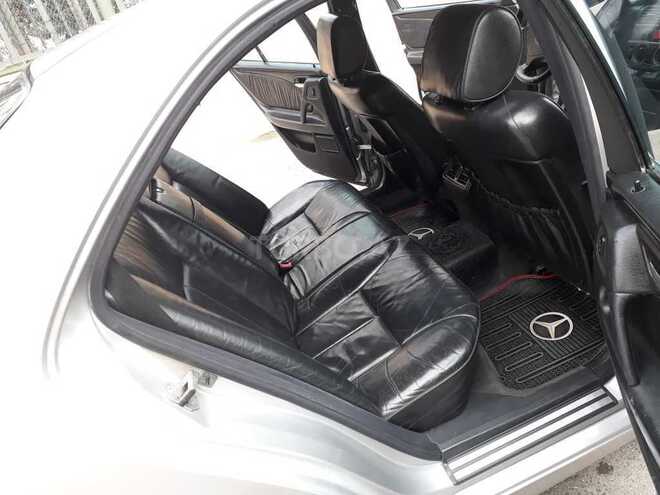 Mercedes E 220 1999, 384,300 km - 2.2 l - Bakı