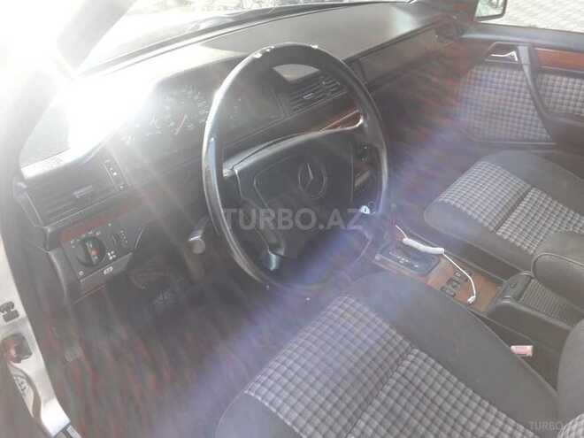 Mercedes E 220 1995, 320,000 km - 2.2 л - Bakı