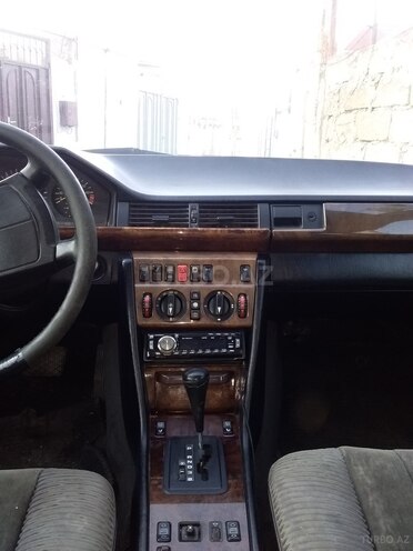 Mercedes E 260 1989, 300,000 km - 2.6 l - Bakı