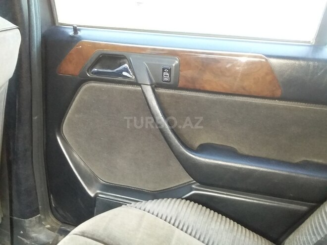 Mercedes E 260 1989, 300,000 km - 2.6 l - Bakı