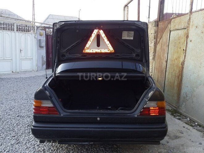 Mercedes E 260 1989, 300,000 km - 2.6 l - Bakı