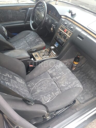 Mercedes E 240 1998, 350,000 km - 2.4 l - Bakı