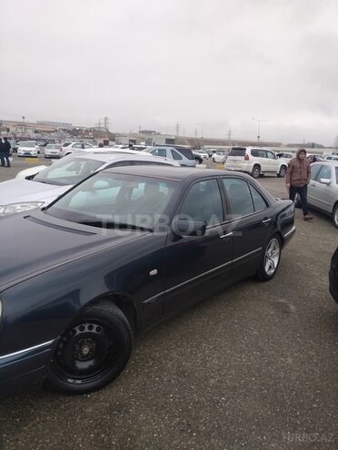Mercedes E 240 1998, 350,000 km - 2.4 l - Bakı