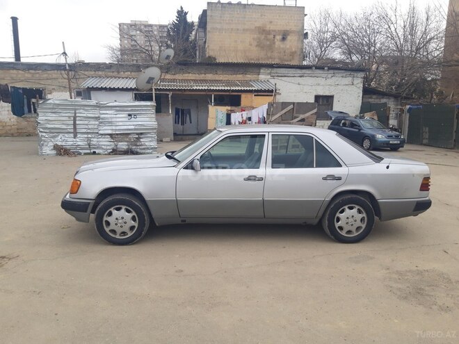 Mercedes E 200 1990, 270,000 km - 2.0 l - Bakı