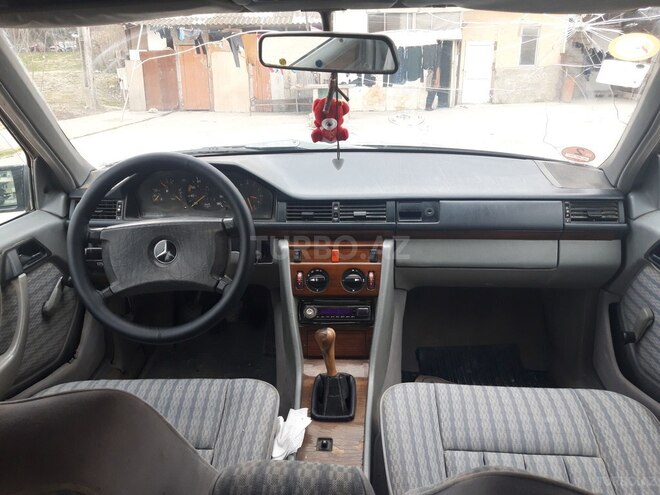 Mercedes E 200 1990, 270,000 km - 2.0 l - Bakı