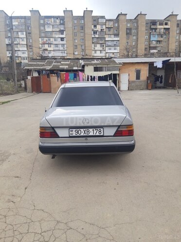 Mercedes E 200 1990, 270,000 km - 2.0 l - Bakı