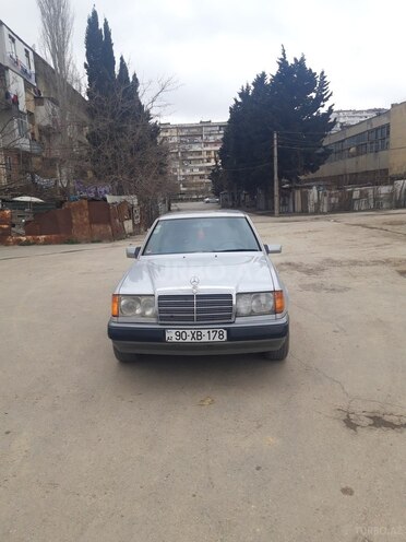 Mercedes E 200 1990, 270,000 km - 2.0 l - Bakı