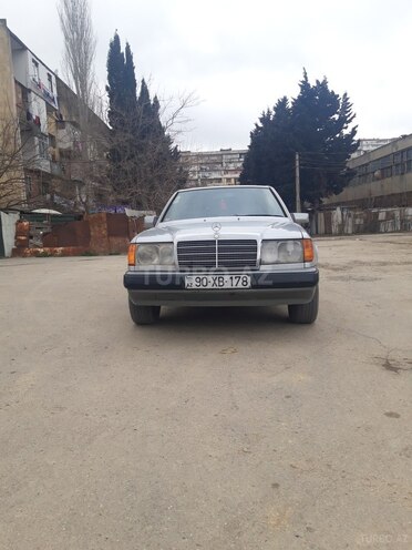 Mercedes E 200 1990, 270,000 km - 2.0 l - Bakı