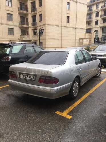 Mercedes E 220 2000, 342,500 km - 2.2 l - Bakı