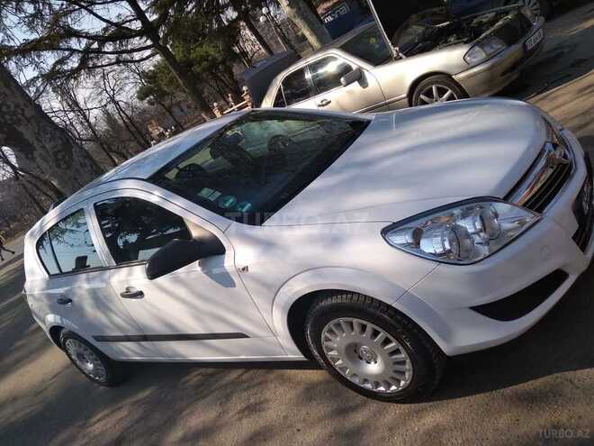 Opel Astra 2009, 123,000 km - 1.5 l - Bakı