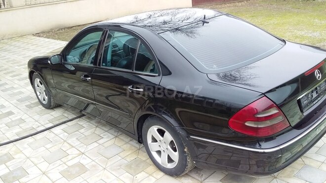 Mercedes E 220 2004, 373,600 km - 2.2 l - Ağcabədi