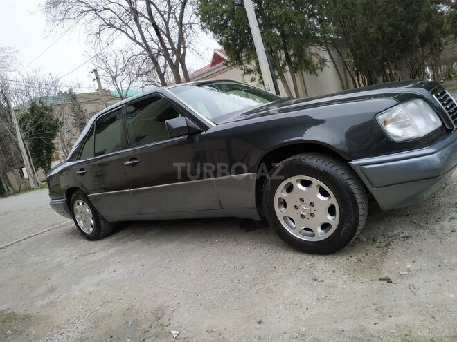 Mercedes E 200 1994, 280,000 km - 2.0 l - Sumqayıt