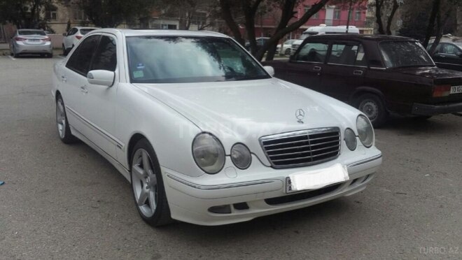 Mercedes E 240 2001, 205,000 km - 2.4 l - Bakı
