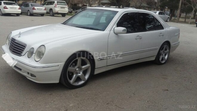 Mercedes E 240 2001, 205,000 km - 2.4 l - Bakı