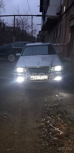 Mercedes C 200 1998, 142,000 km - 0.2 l - Gəncə