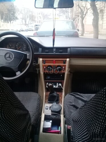Mercedes E 300 1991, 301,735 km - 3.0 l - Bakı
