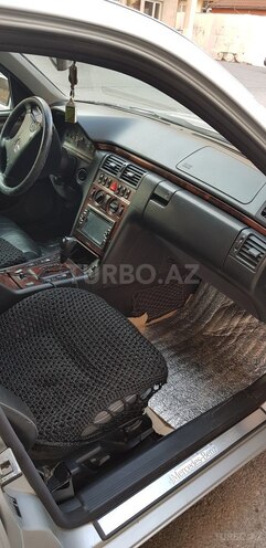 Mercedes E 240 2001, 2,000,451 km - 0.2 l - Bakı