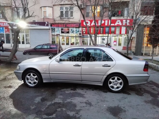 Mercedes C 220 1999, 304,500 km - 2.2 l - Bakı