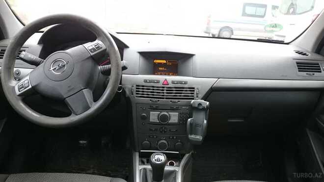 Opel Astra 2006, 279,000 km - 1.7 l - Bakı