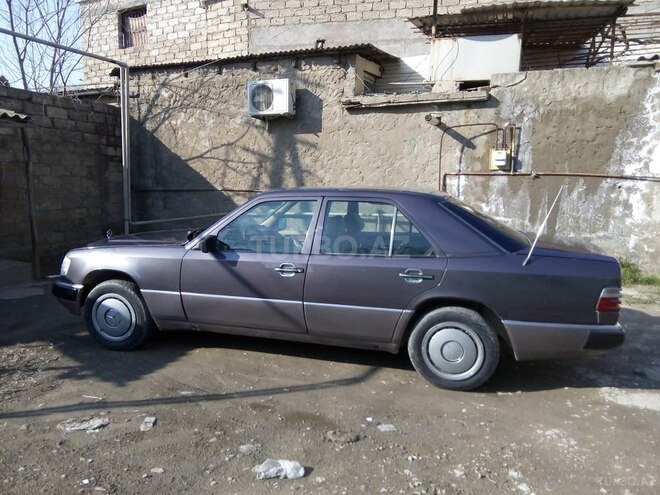 Mercedes  1992, 23,123 km - 2.0 л - Bakı