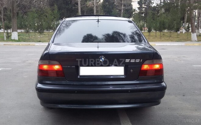 BMW 528 1996, 290,000 km - 2.8 l - Sumqayıt