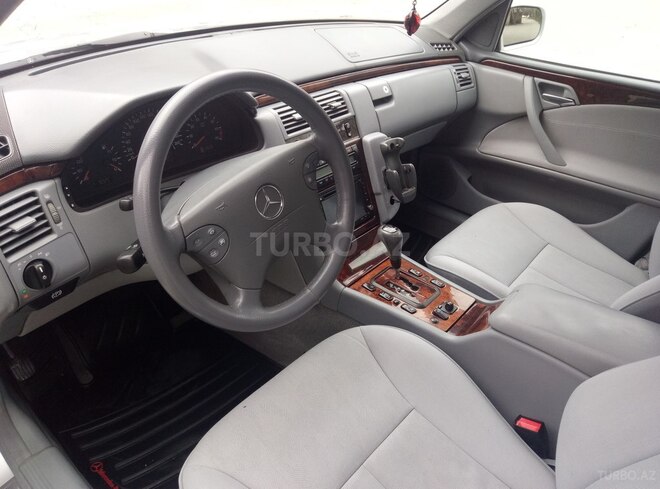 Mercedes E 280 2000, 250,000 km - 2.8 l - Bakı