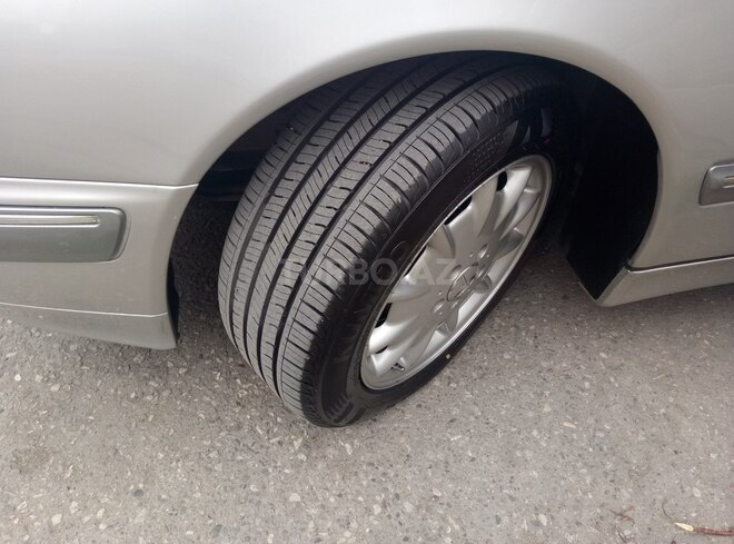 Mercedes E 280 2000, 250,000 km - 2.8 l - Bakı