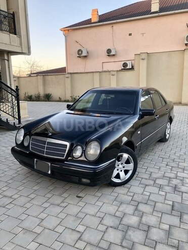 Mercedes E 220 1999, 270,000 km - 2.2 л - Bakı