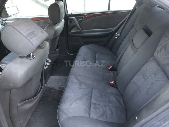 Mercedes E 220 1999, 270,000 km - 2.2 л - Bakı