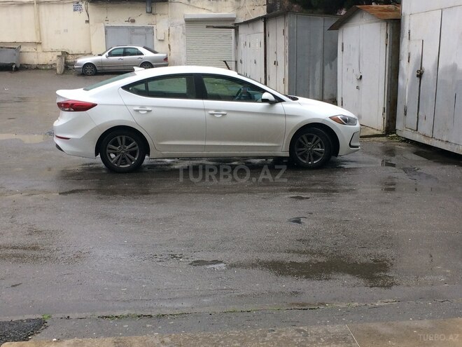 Hyundai Elantra 2016, 8,000 km - 2.0 l - Bakı