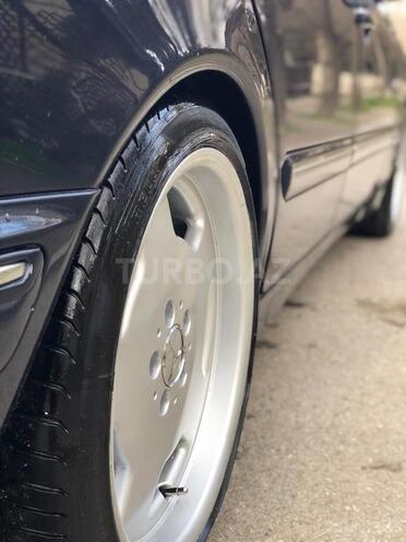 Mercedes E 220 1999, 450,000 km - 2.2 l - Bakı
