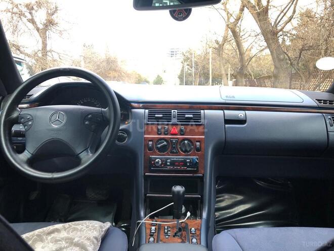 Mercedes E 220 1999, 450,000 km - 2.2 l - Bakı