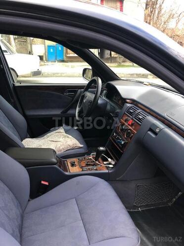 Mercedes E 220 1999, 450,000 km - 2.2 l - Bakı