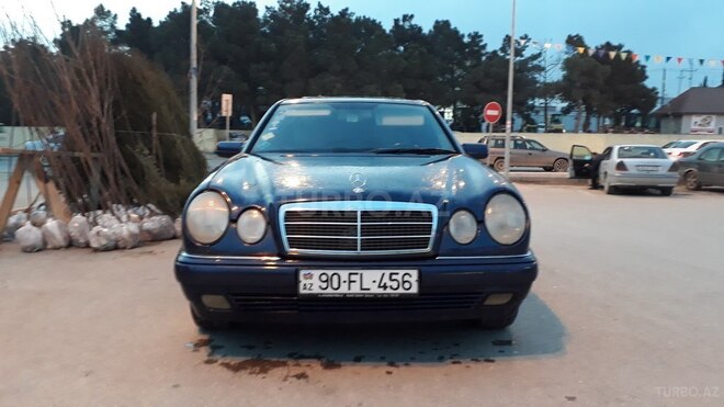 Mercedes E 230 1995, 294,000 km - 2.3 l - Bakı
