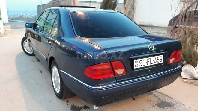 Mercedes E 230 1995, 294,000 km - 2.3 l - Bakı