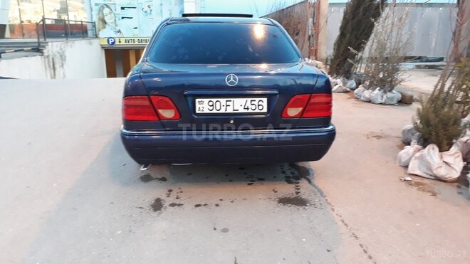 Mercedes E 230 1995, 294,000 km - 2.3 l - Bakı