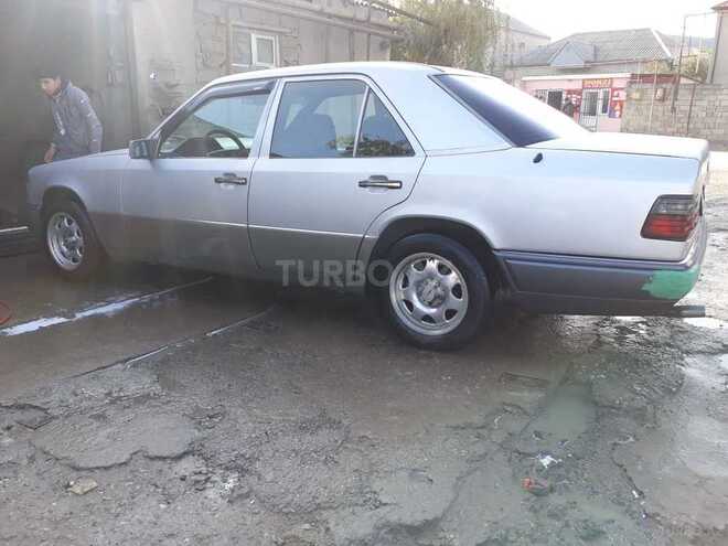 Mercedes E 250 1993, 300,555 km - 0.3 l - Bakı