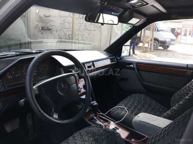 Mercedes E 250 1993, 300,555 km - 0.3 l - Bakı