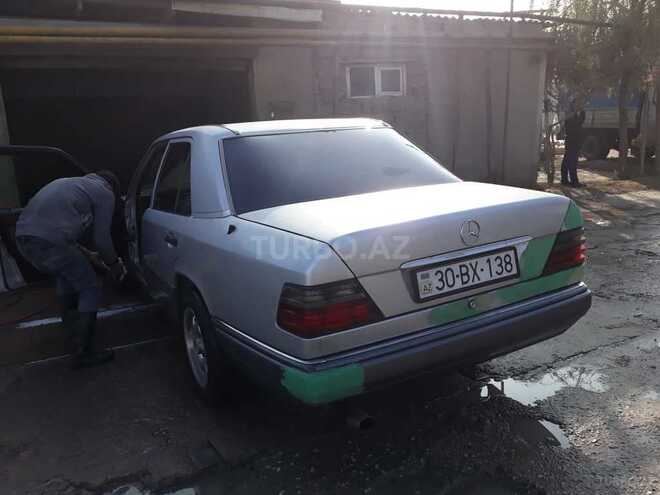Mercedes E 250 1993, 345,101 km - 2.5 l - Bakı