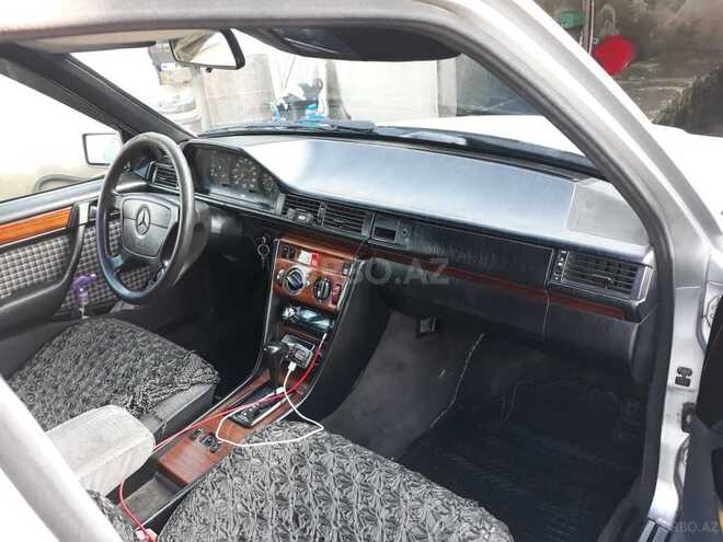 Mercedes E 250 1993, 345,101 km - 2.5 l - Bakı